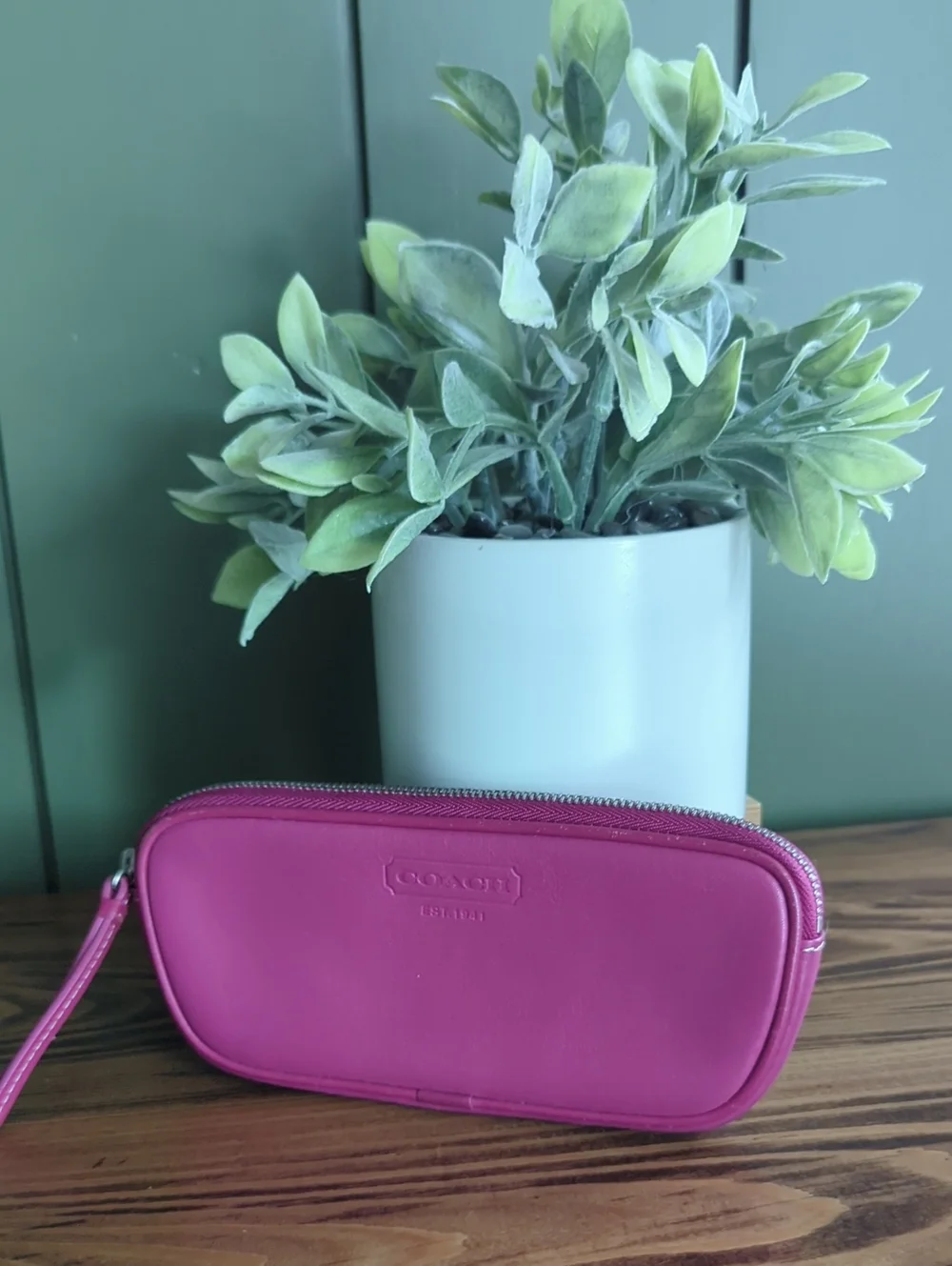 Coach Vintage Y2K Rare Fuchsia Leather Eye Glass Travel Case